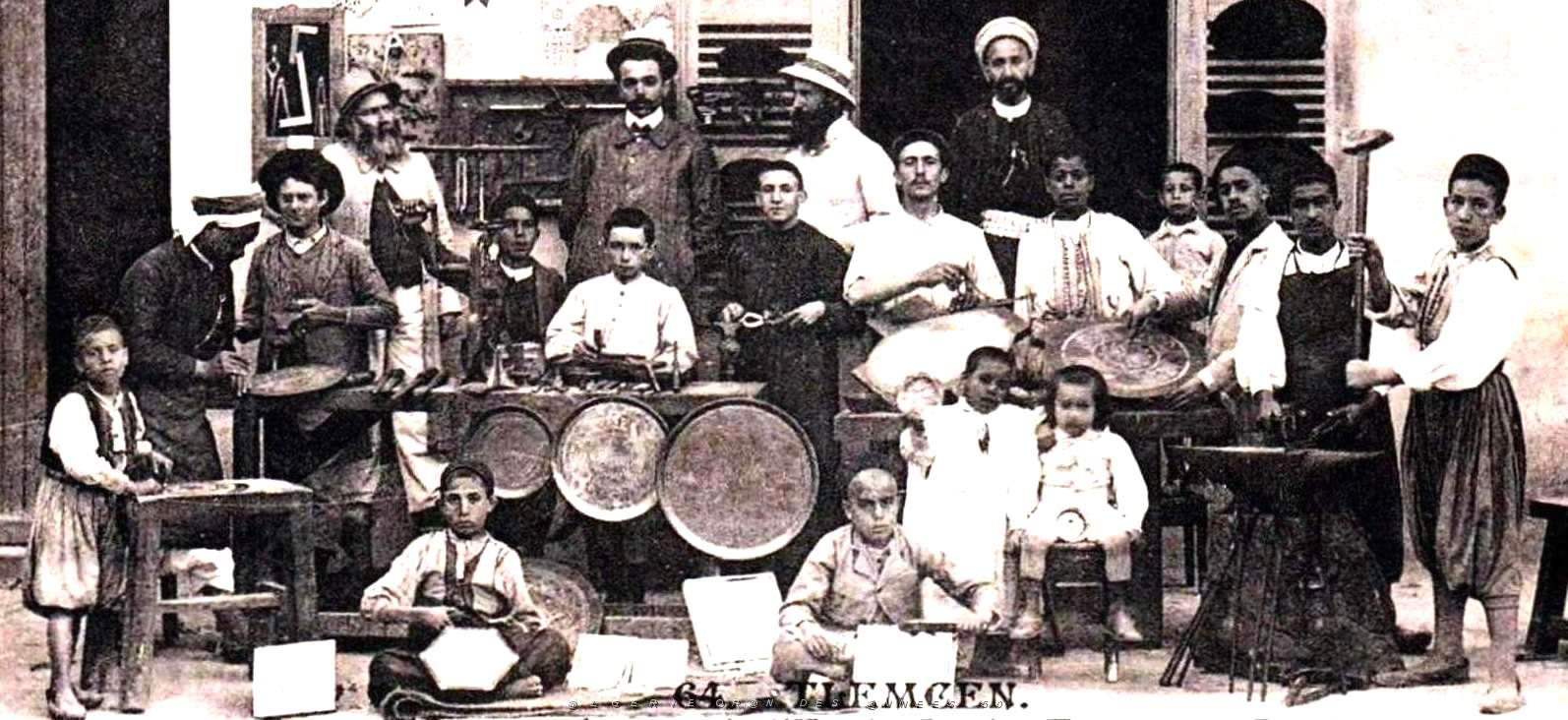 1672- Tlemcen - Cours d'appprentissage2 Dinanderie et Mosaique.jpg